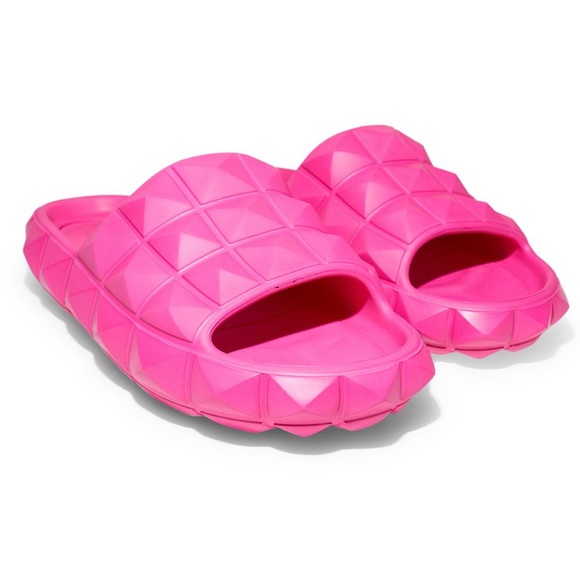 SOLD❣️NWB💕VALENTINO💕STUDDED NEON PINK SLIDES